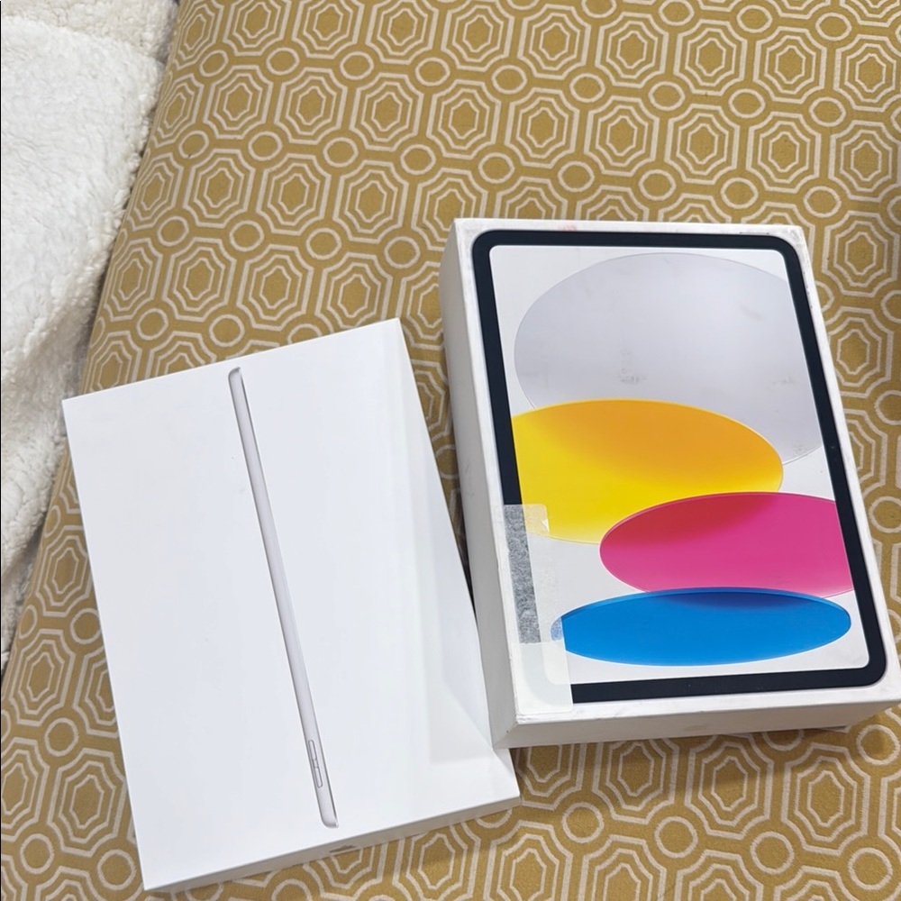 Apple iPad boxes empty